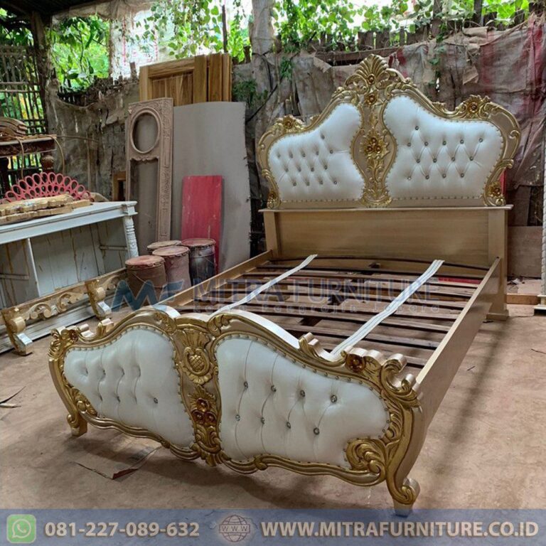 Tempat Tidur Mewah Ukir Jepara Gold