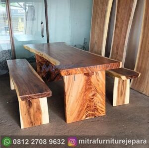 Meja Makan Kayu Trembesi Solid 2 Bangku